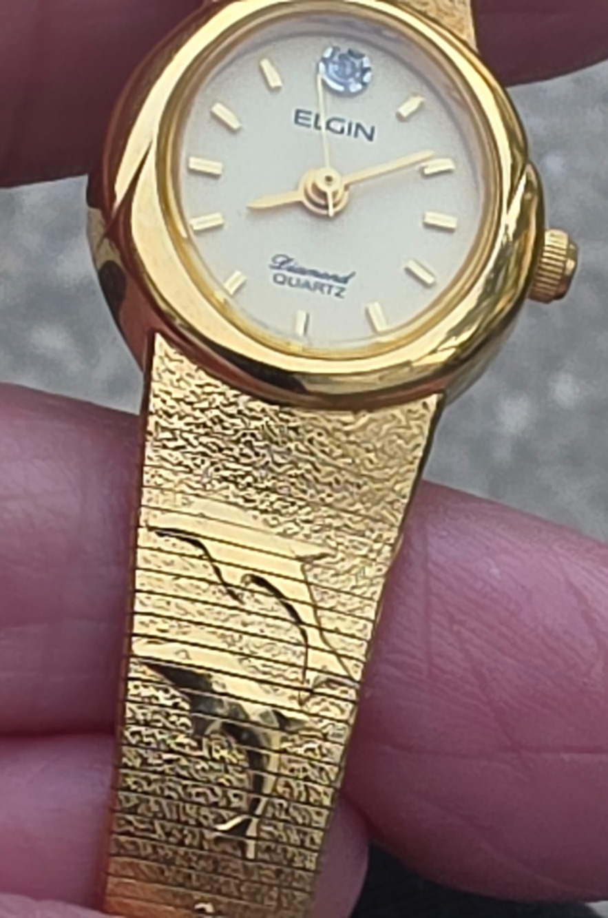 Elgin Diamond Quartz Vintage Gold Dolphin Watch EK152-007 SS Analog 6" Working
